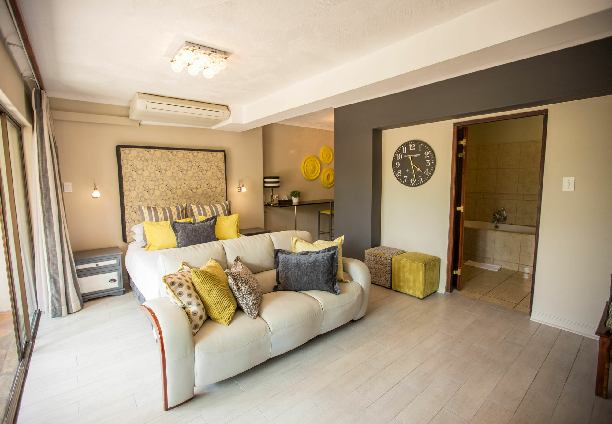 La Roca Guest House Mbombela Bagian luar foto